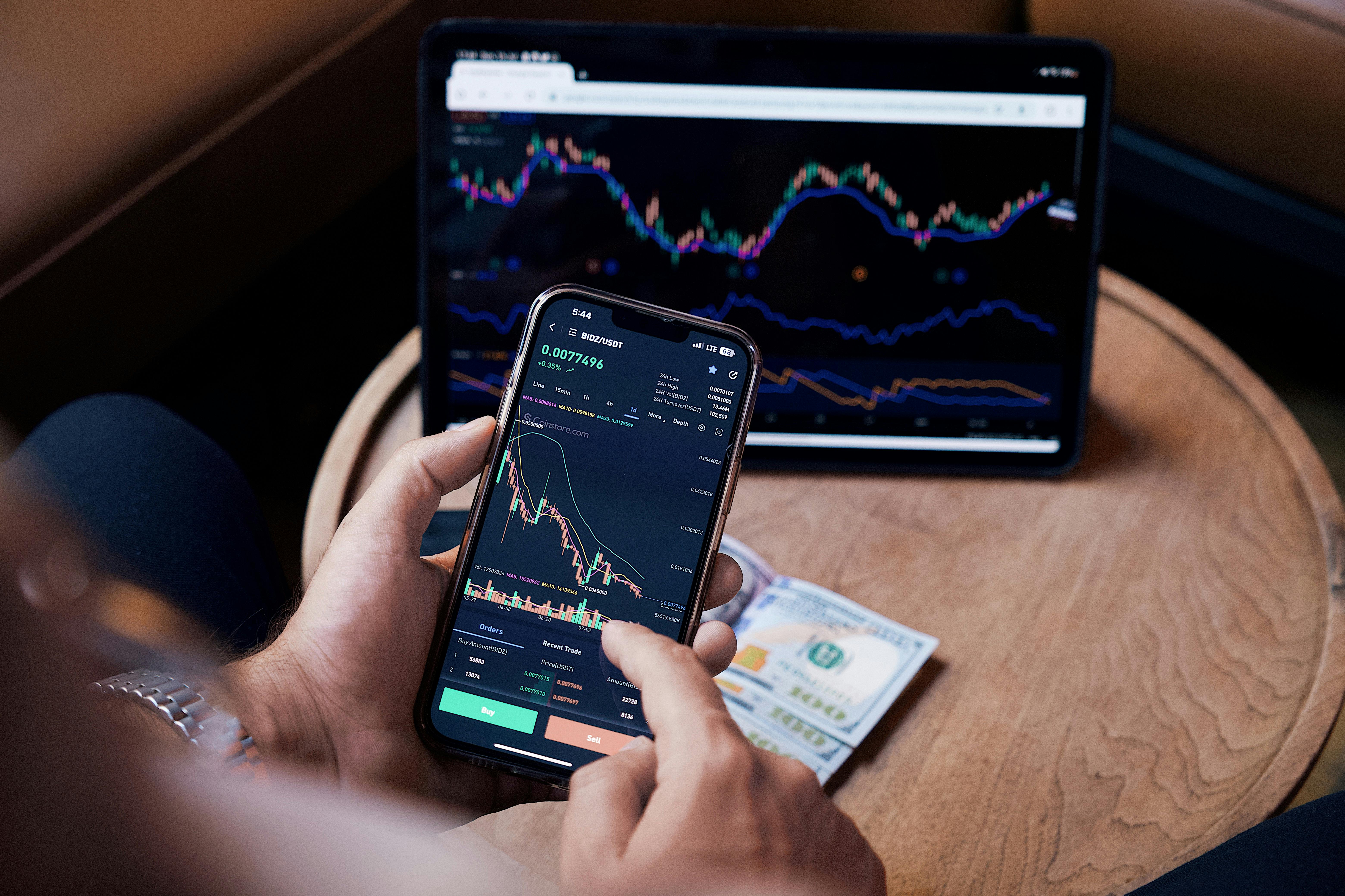 Risk Management Strategies for Crypto Day Traders: Minimizing Losses and Maximizing Profits